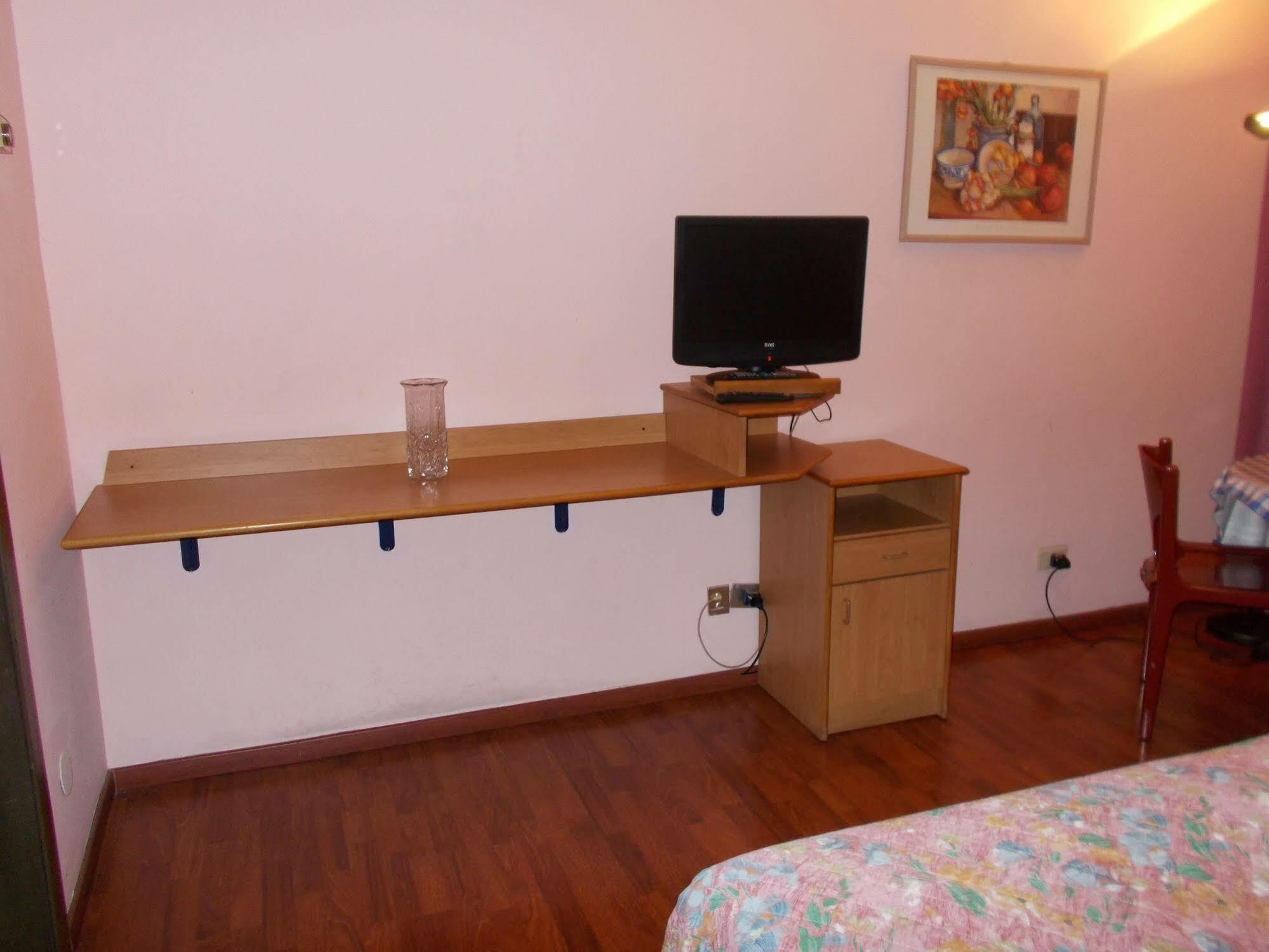 Residence Pola Milánó Kültér fotó