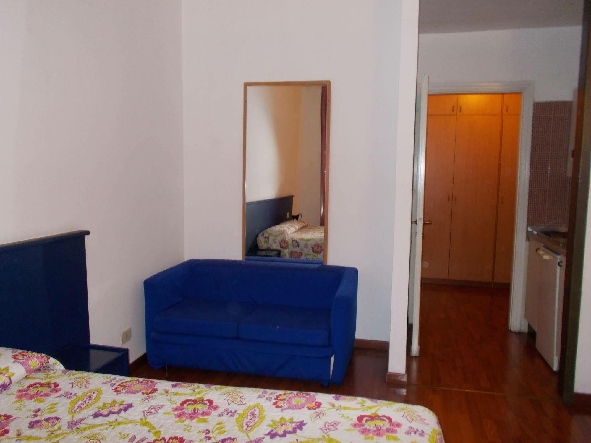 Residence Pola Milánó Kültér fotó