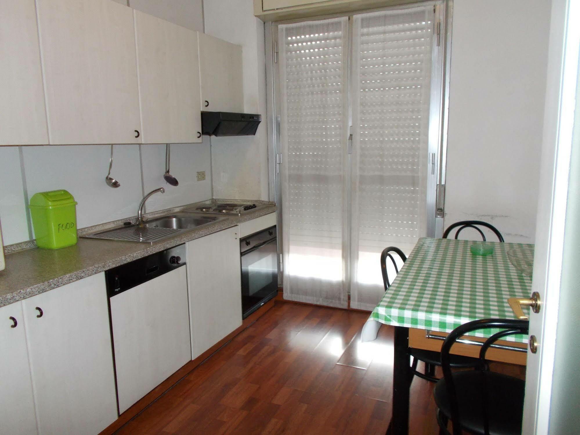 Residence Pola Milánó Kültér fotó